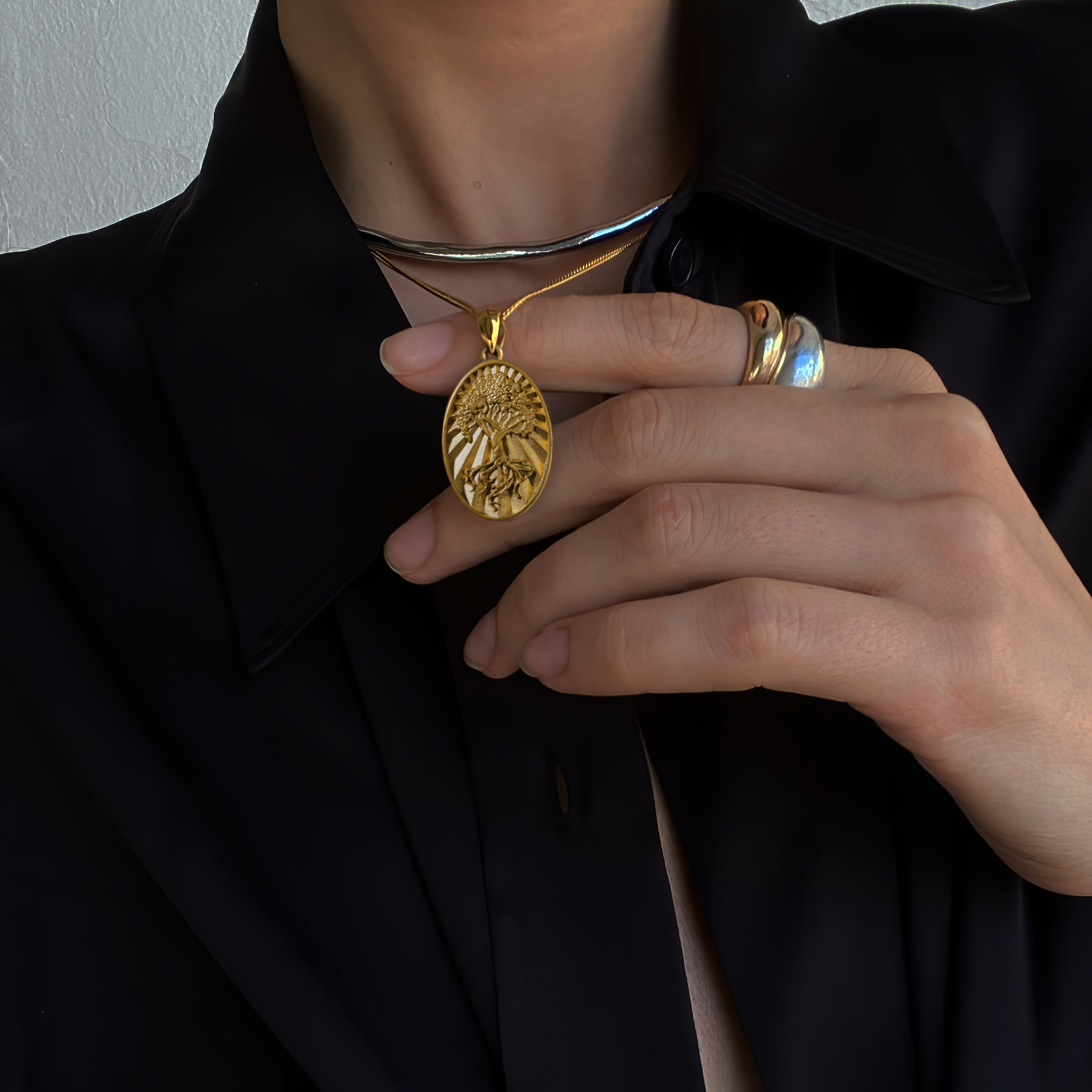 Wearing Your Art: The Rise of Contemporary Art Necklaces