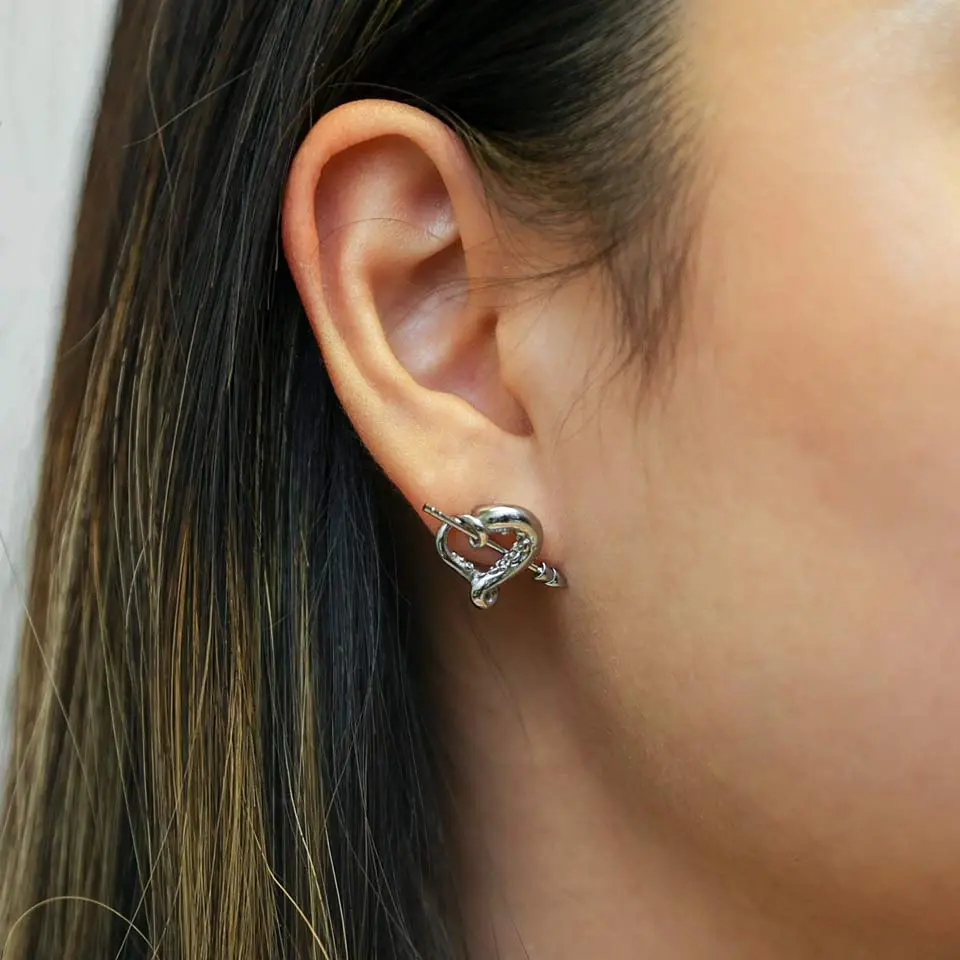 Toyama Stud Earrings - Image 3